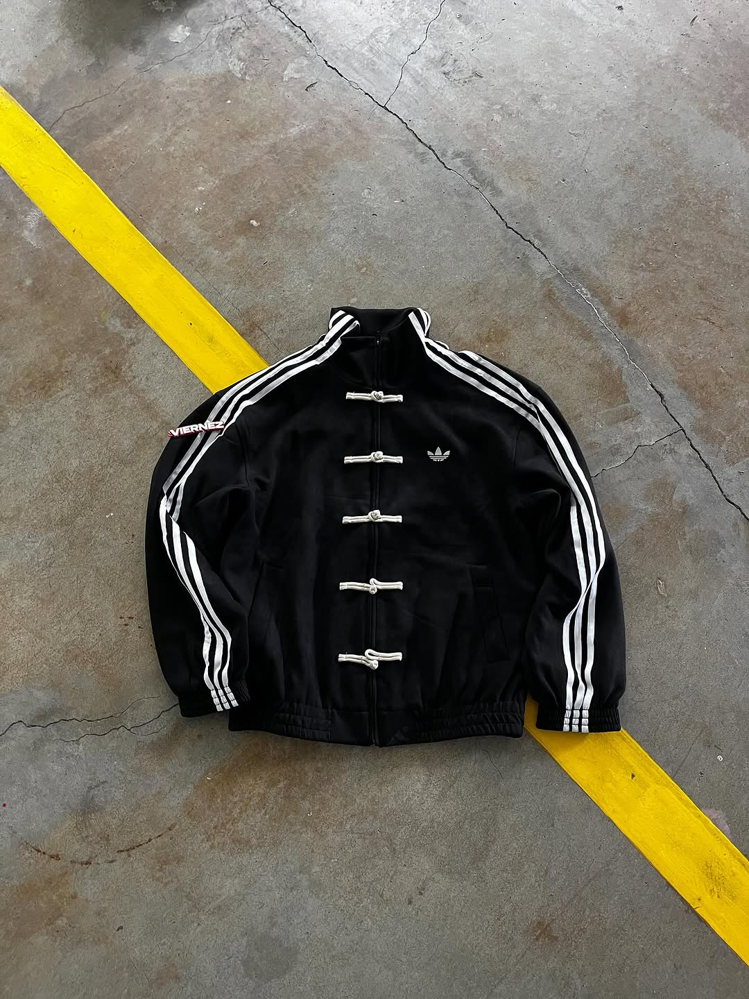 Campera Año Nuevo Chino Negra