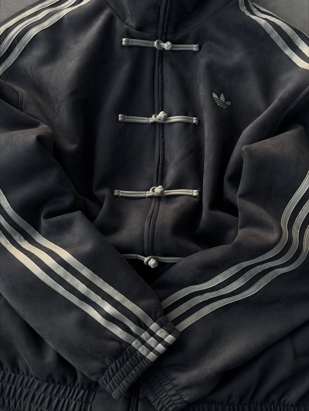 Campera Año Nuevo Chino Gris