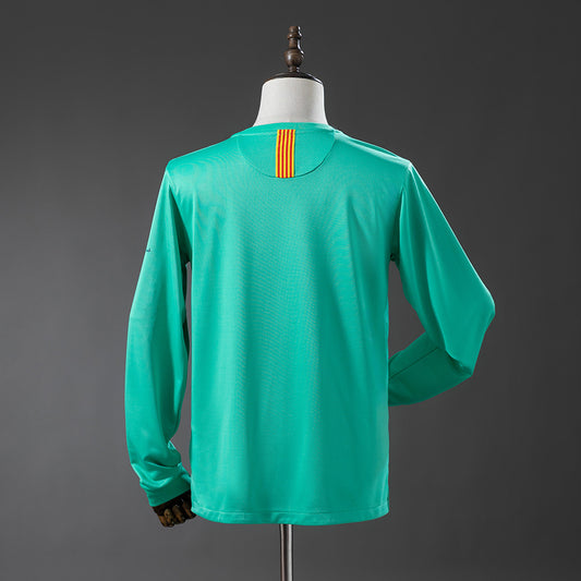 Barcelona 10/11 Away